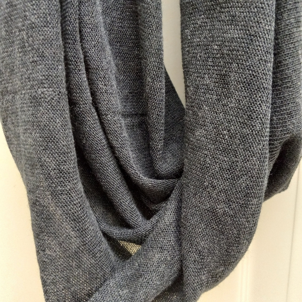MM. Lafleur 100% Extra Fine Merino Wool Infinity Scarf Italy Charcoal Gray OS - Picture 3 of 15